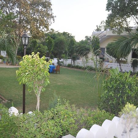 Hotel Eagle Nest Bharatpur Dış mekan fotoğraf