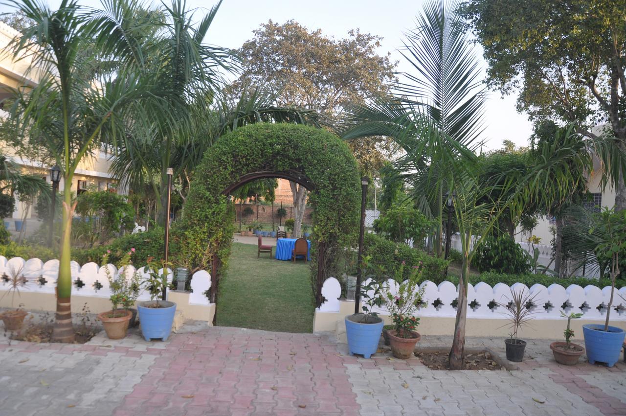Hotel Eagle Nest Bharatpur Dış mekan fotoğraf